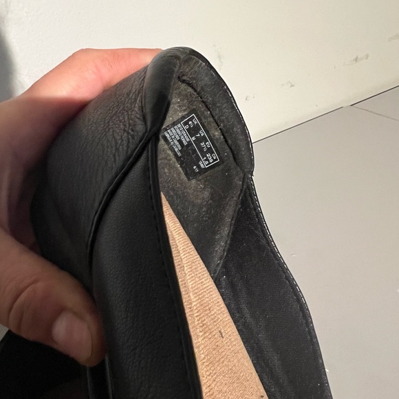 Black Clarks flats with buckle across front women’s 7 - Picture 5 of 6